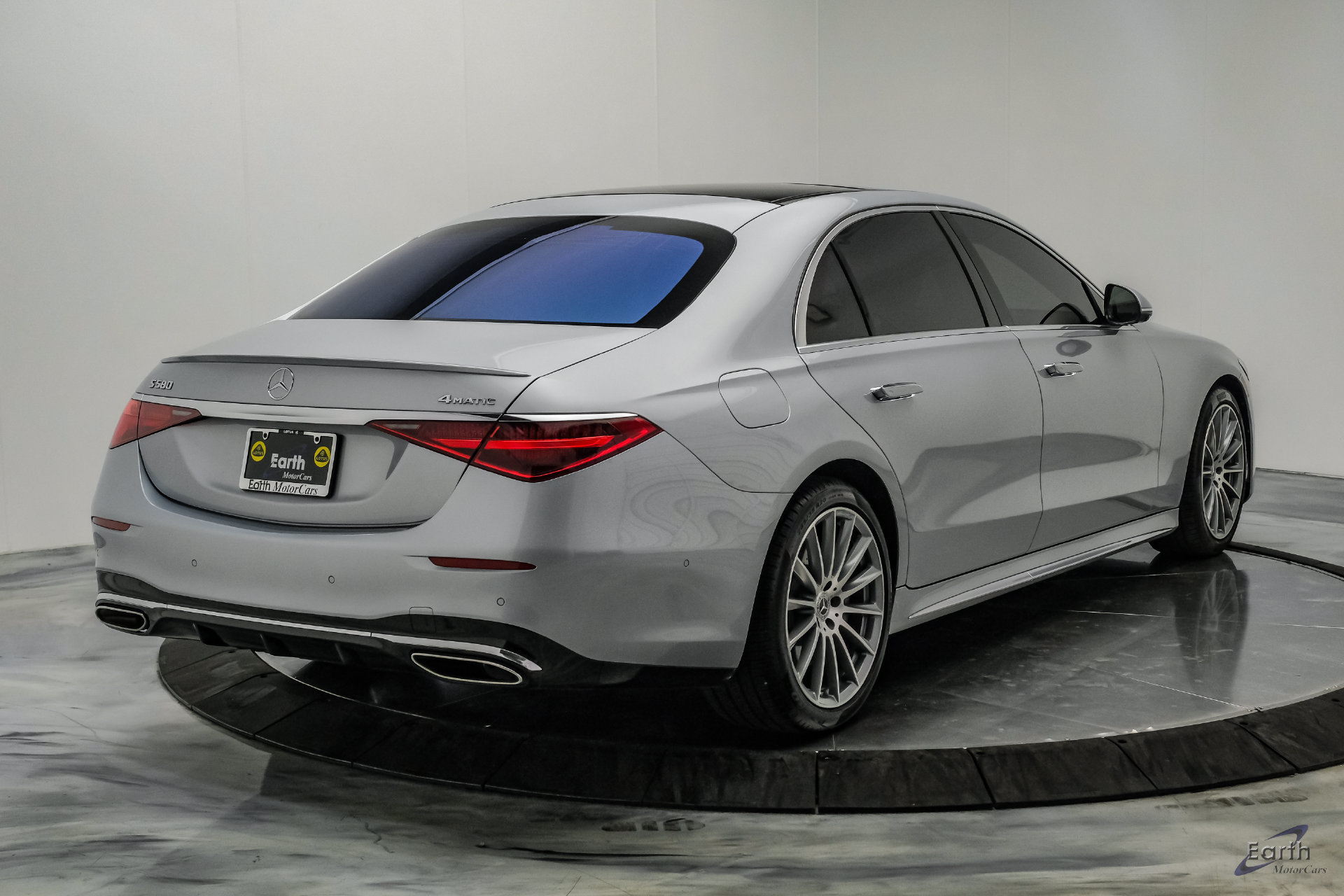 Used 2022 Mercedes-Benz S 580 4MATIC Sedan w/ AMG Line Package image 21