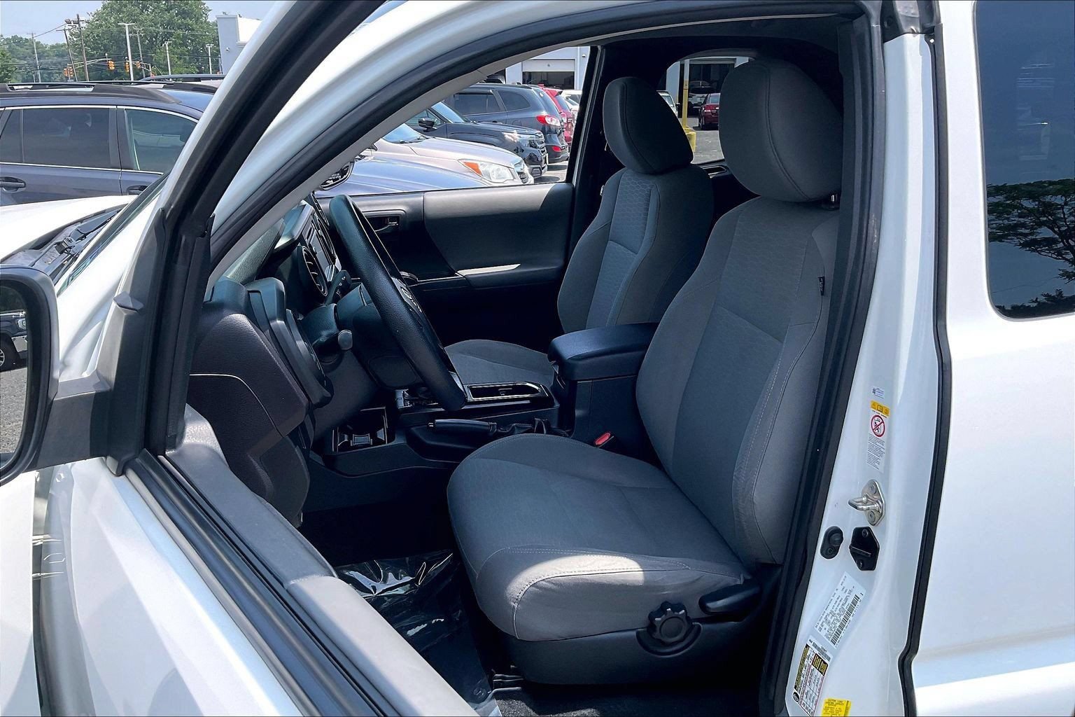 Used 2019 Toyota Tacoma SR w/ SX Package AWD/4WD image 8