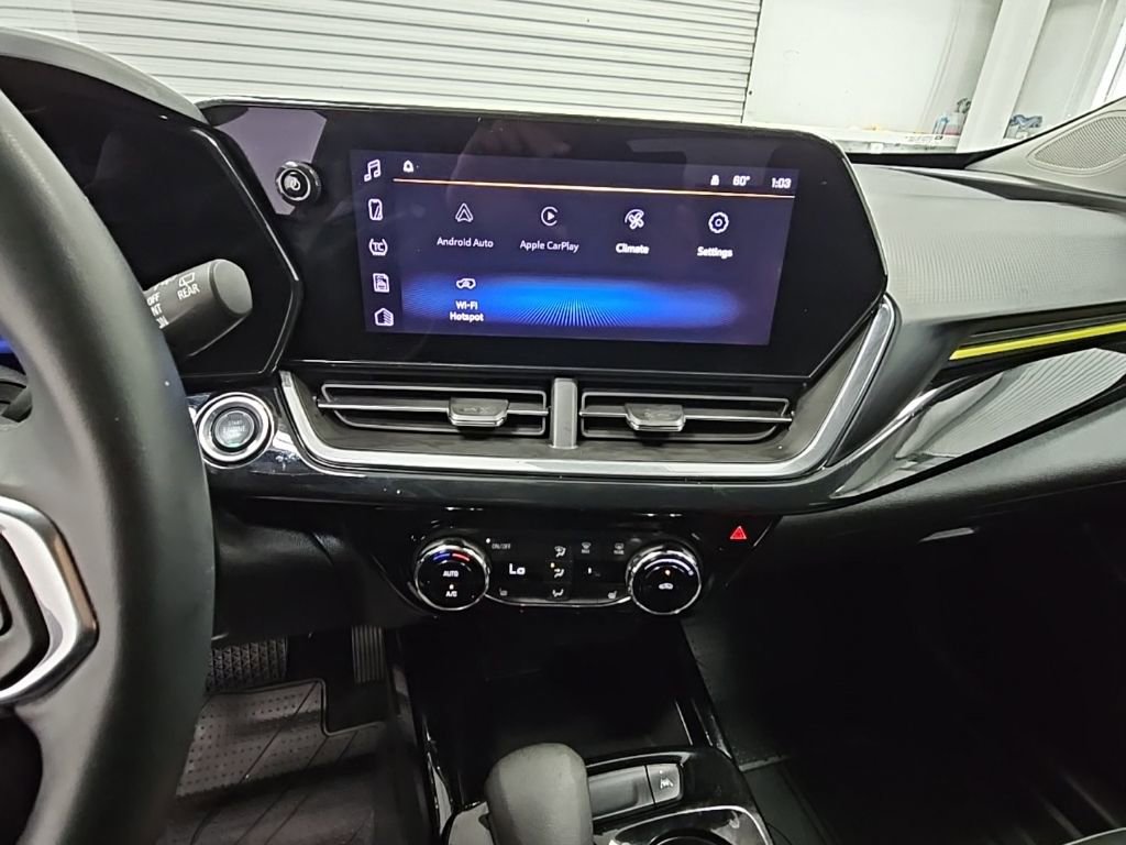 Used 2024 Chevrolet Trax ACTIV w/ Driver Confidence Package image 13