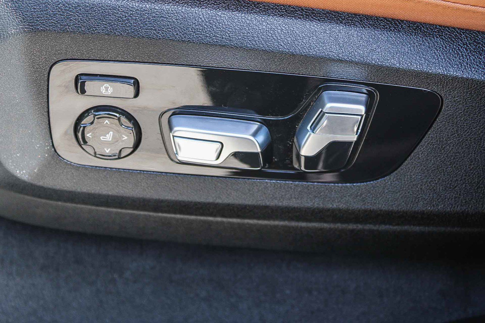 Certified 2024 BMW X7 xDrive40i AWD/4WD image 18