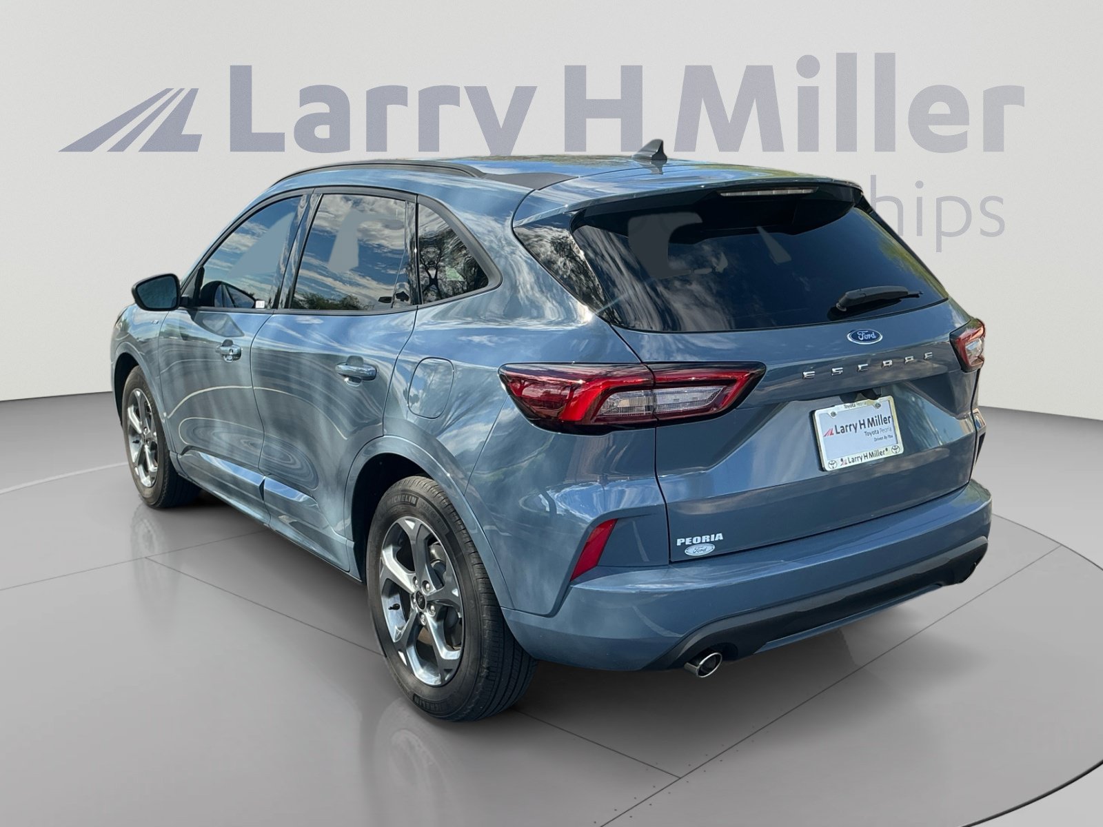 Used 2024 Ford Escape ST-Line FWD image 3