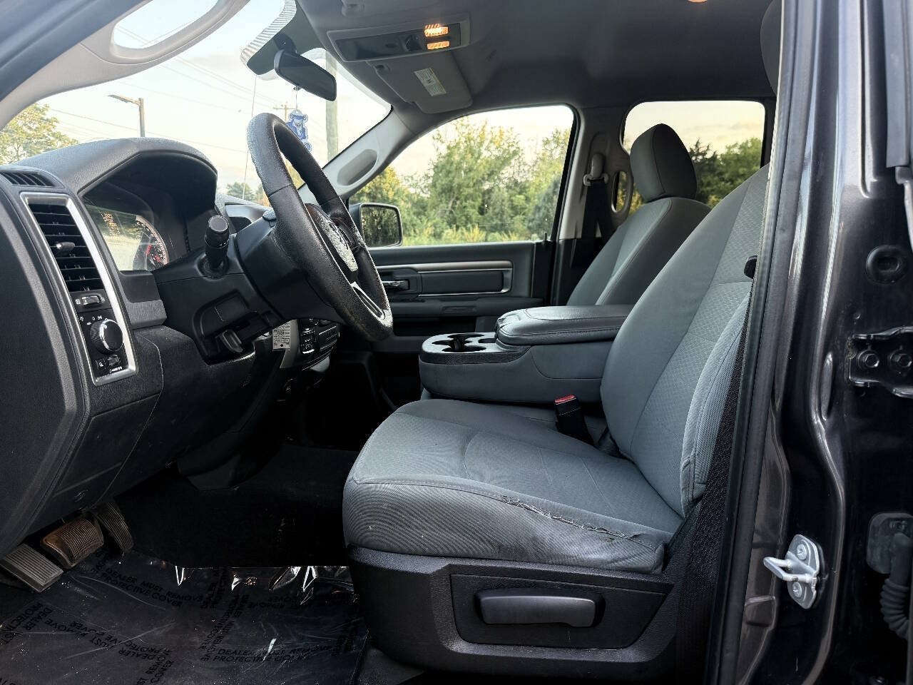 Used 2017 RAM 1500 Classic SLT AWD/4WD image 12
