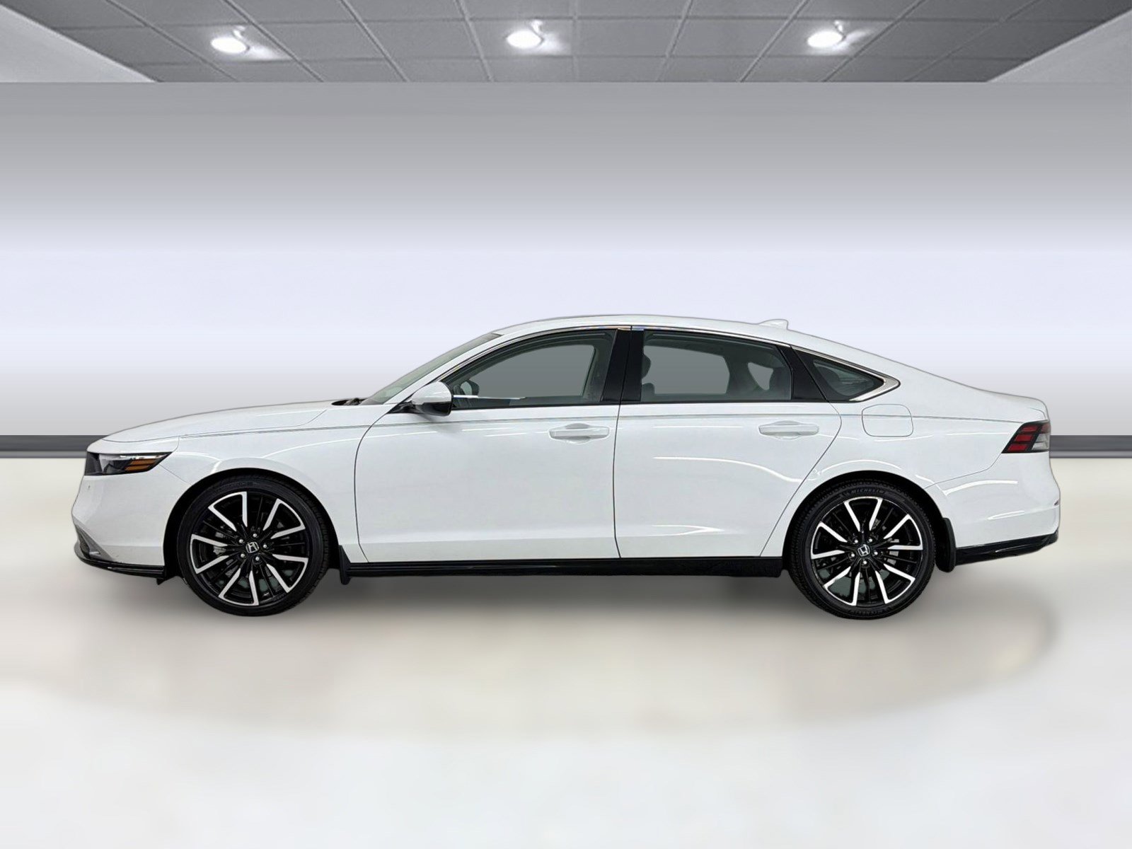 Used 2024 Honda Accord Touring image 2