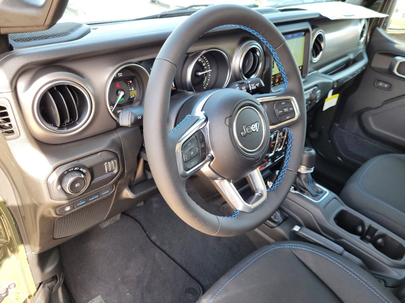 New 2023 Jeep Wrangler Unlimited Rubicon 4xe w/ Cold Weather Group image 9