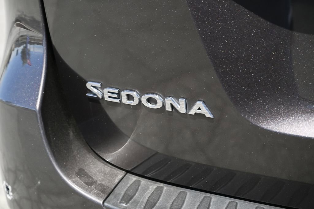 Used 2016 Kia Sedona SX image 13