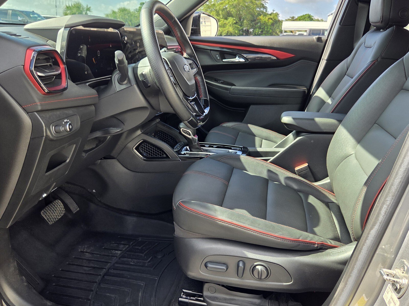 Used 2024 Chevrolet TrailBlazer RS FWD image 9