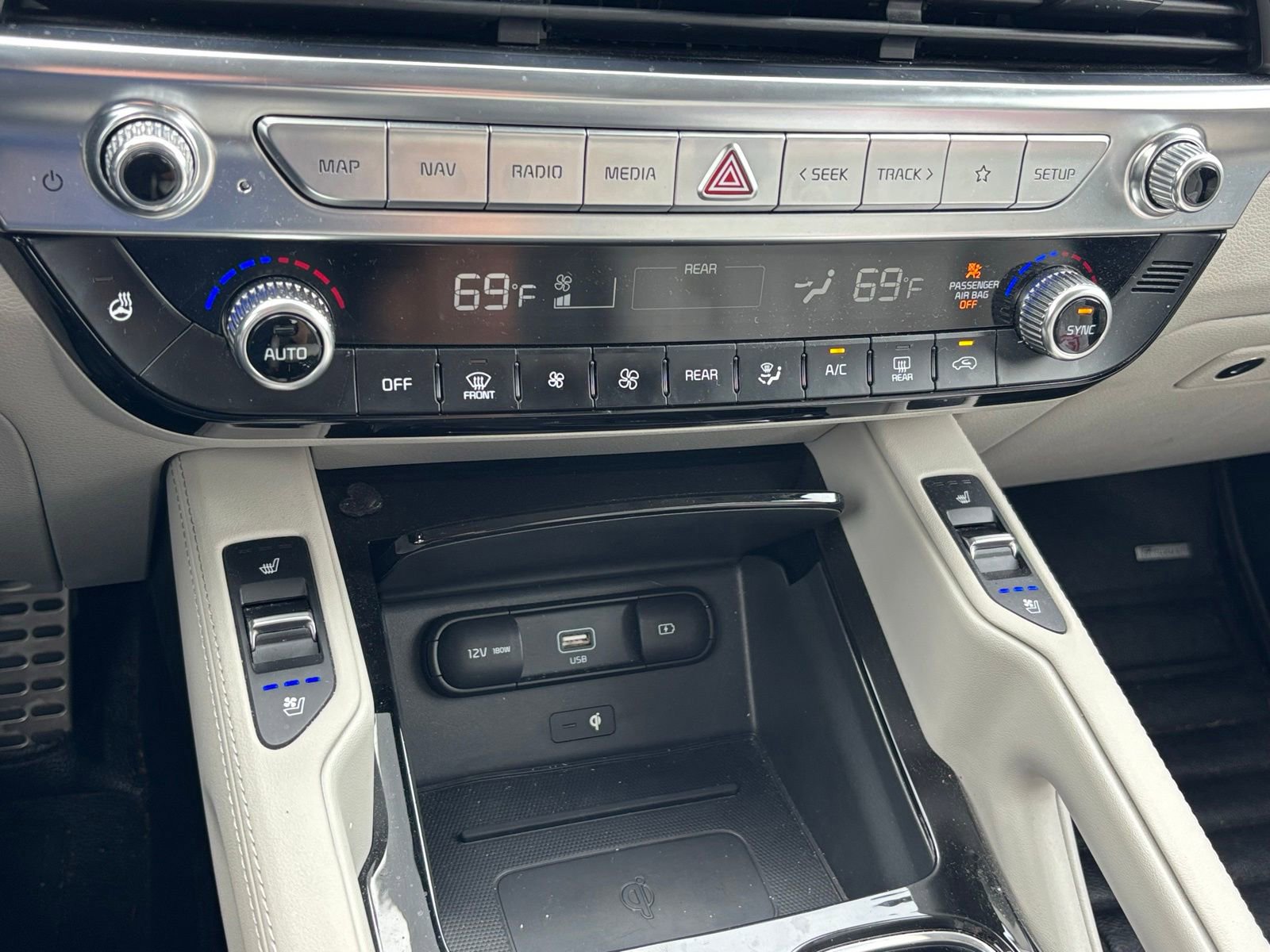 Used 2021 Kia Telluride SX w/ Nightfall Edition Package AWD/4WD image 13