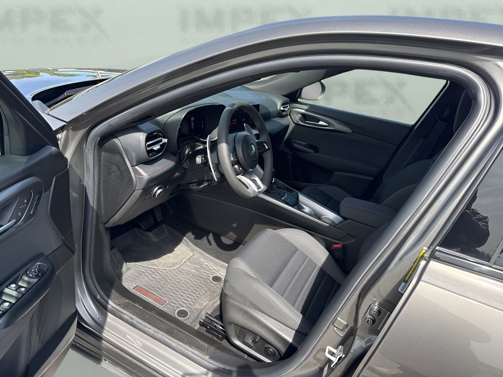 Used 2024 Dodge Hornet R/T w/ R/T Blacktop Package image 9