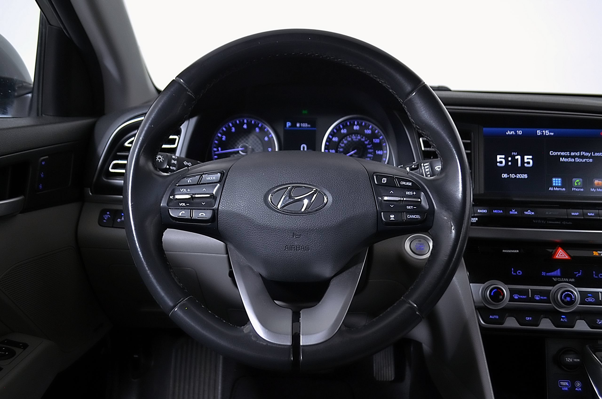 Used 2020 Hyundai Elantra Limited w/ Ultimate Package 03 FWD image 27