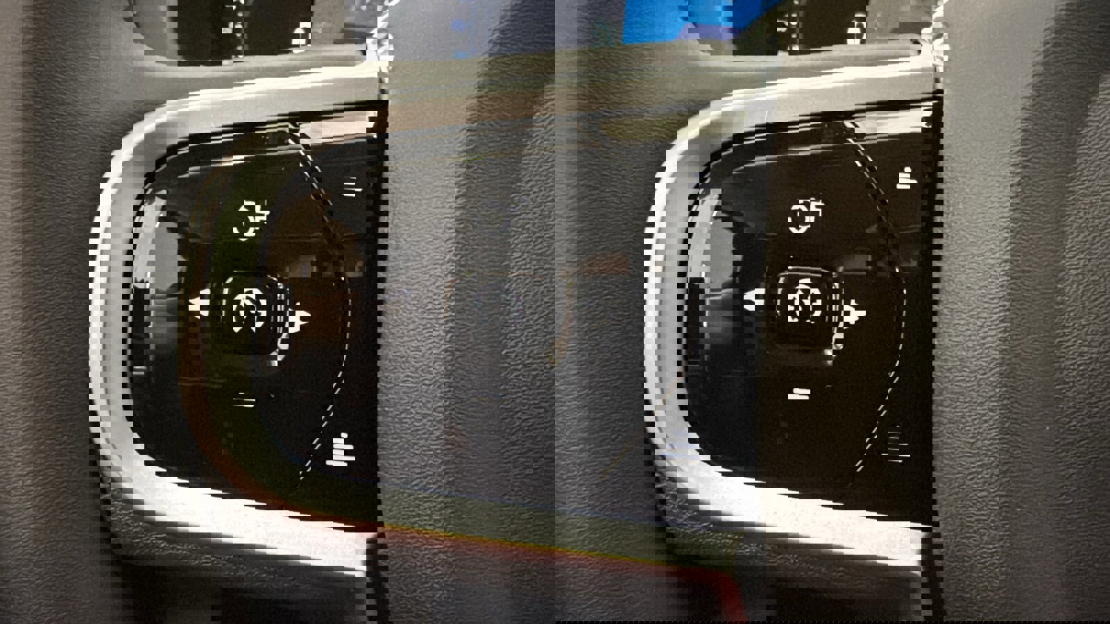 New 2026 Volvo XC60 T8 Ultra w/ Protection Package Premier image 13