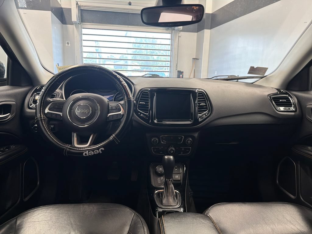 Used 2018 Jeep Compass Limited w/ Navigation Group AWD/4WD image 18