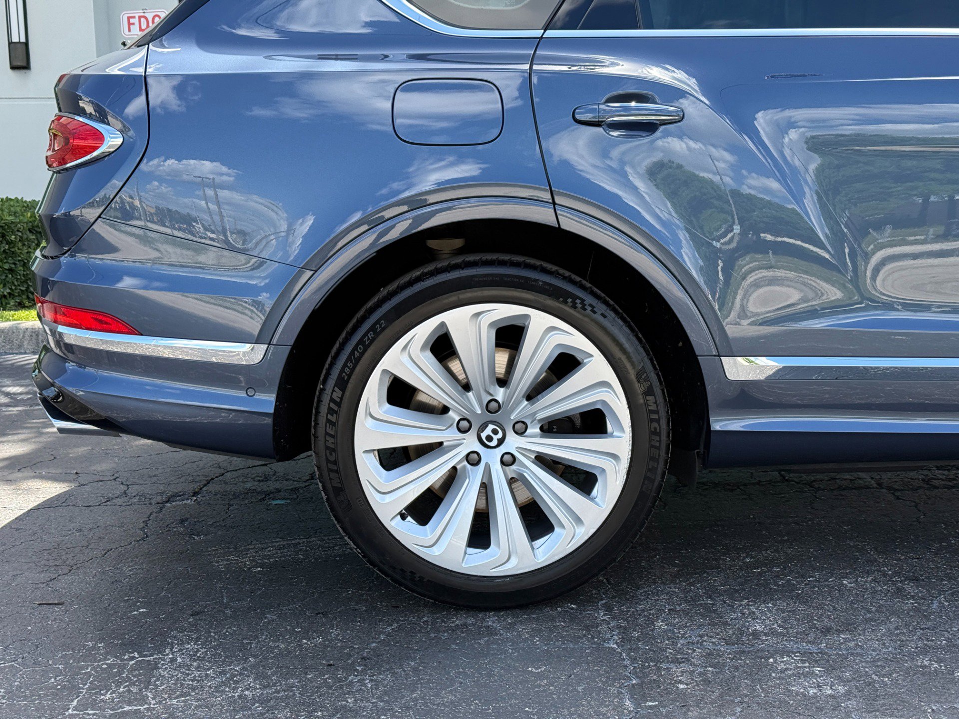 Used 2021 Bentley Bentayga AWD/4WD image 5