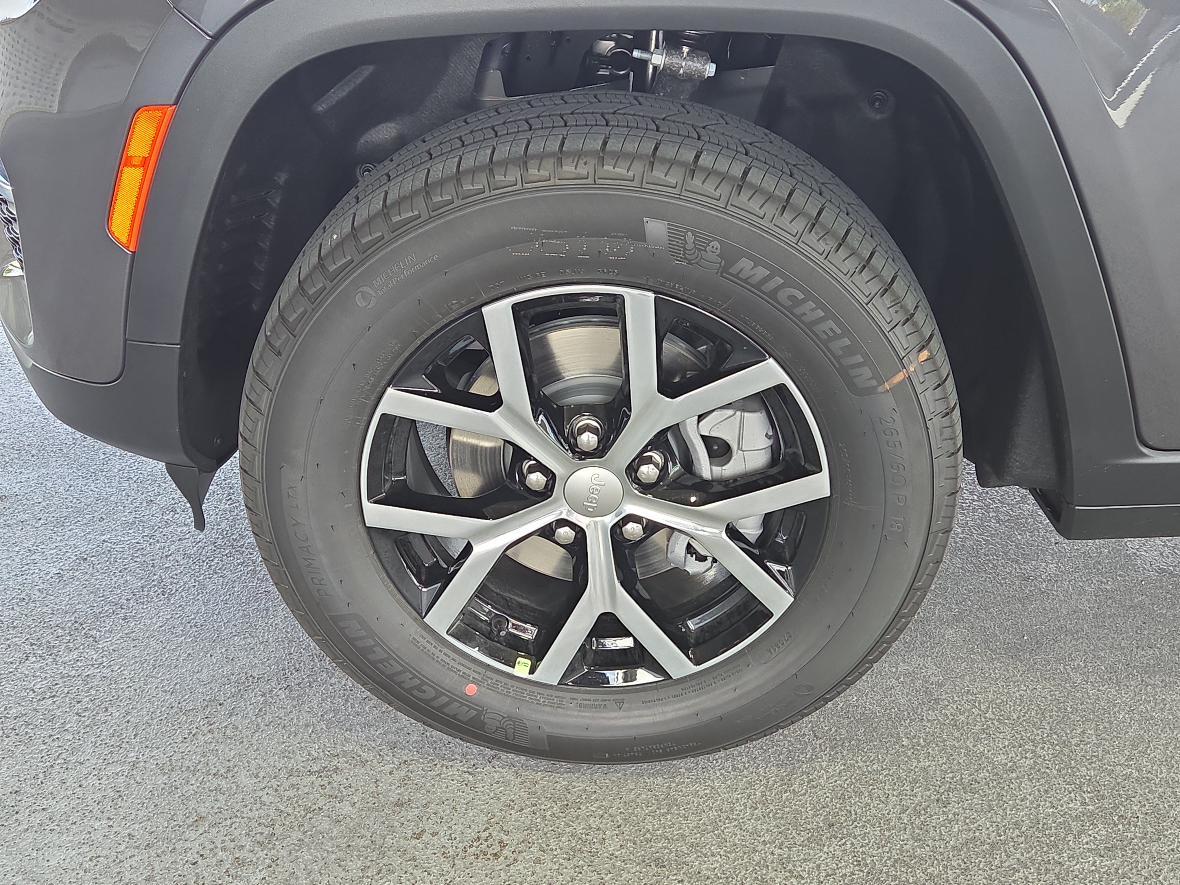 New 2025 Jeep Grand Cherokee Limited w/ Trailer Tow Package AWD/4WD image 11