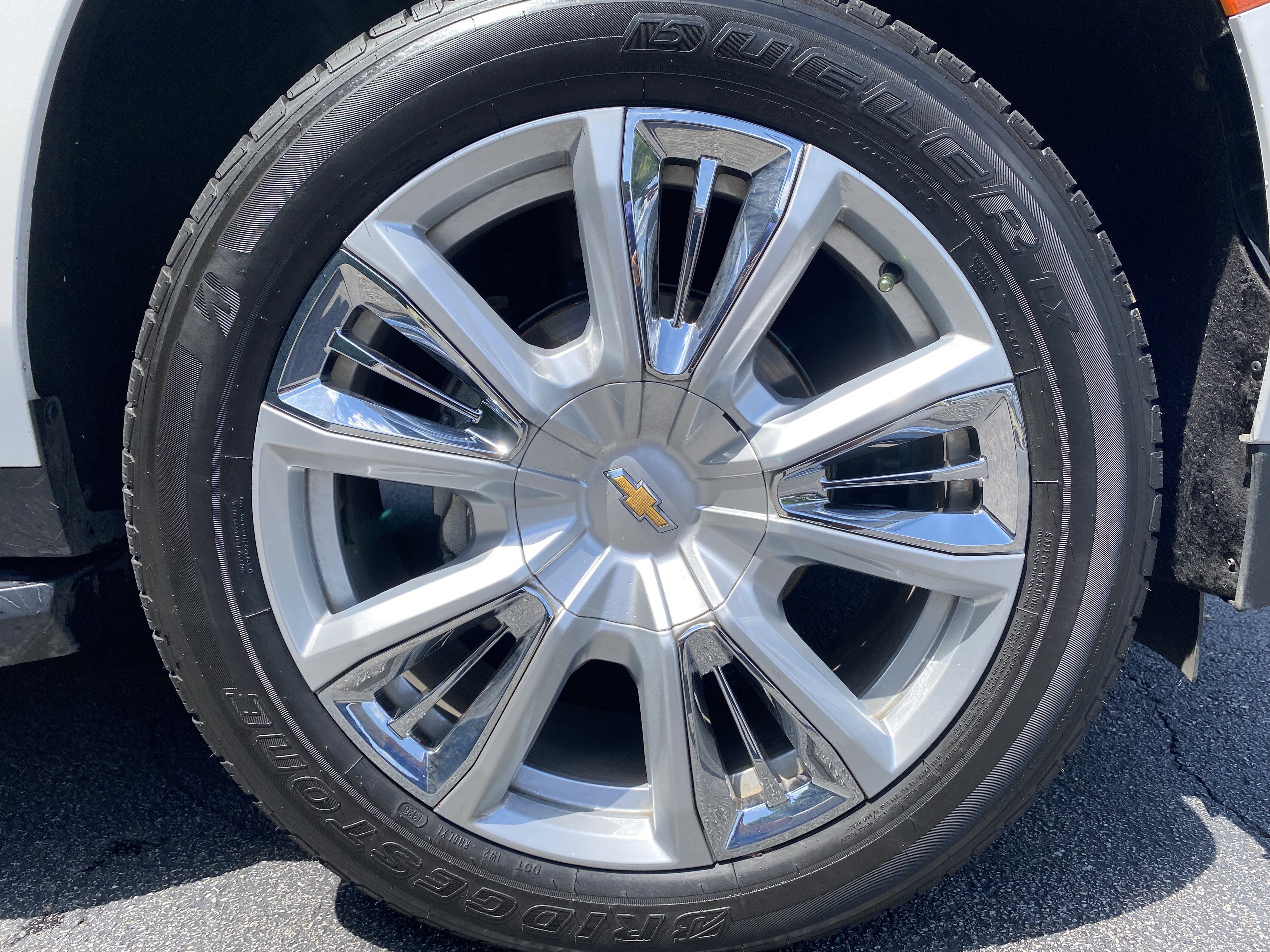 Used 2023 Chevrolet Suburban High Country AWD/4WD image 13