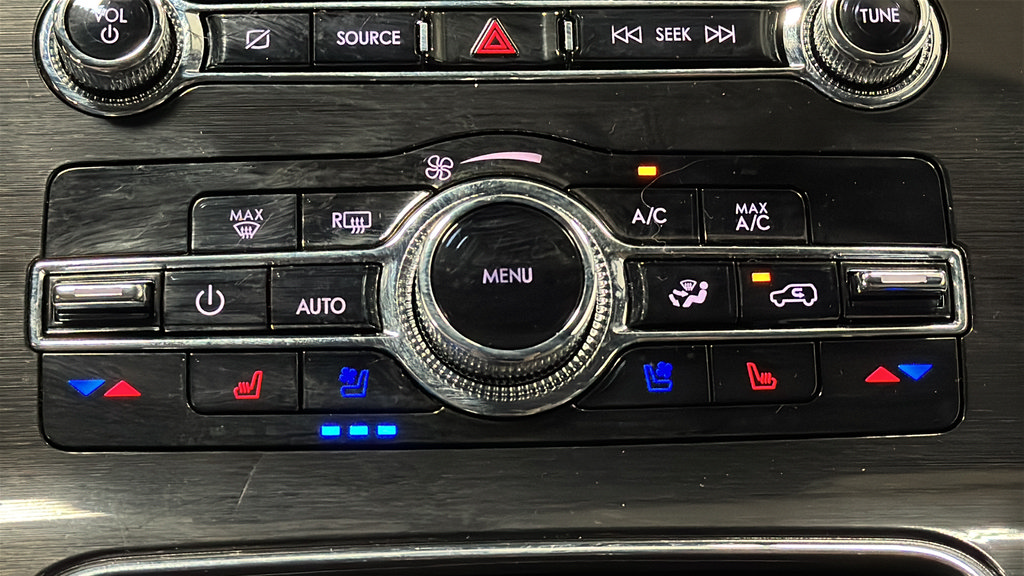 Used 2023 Lincoln Nautilus Reserve AWD/4WD image 18