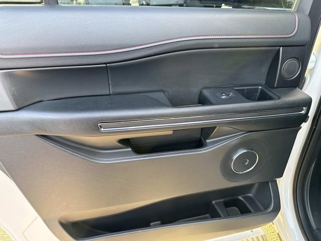 Used 2022 Ford Expedition Max Limited image 12