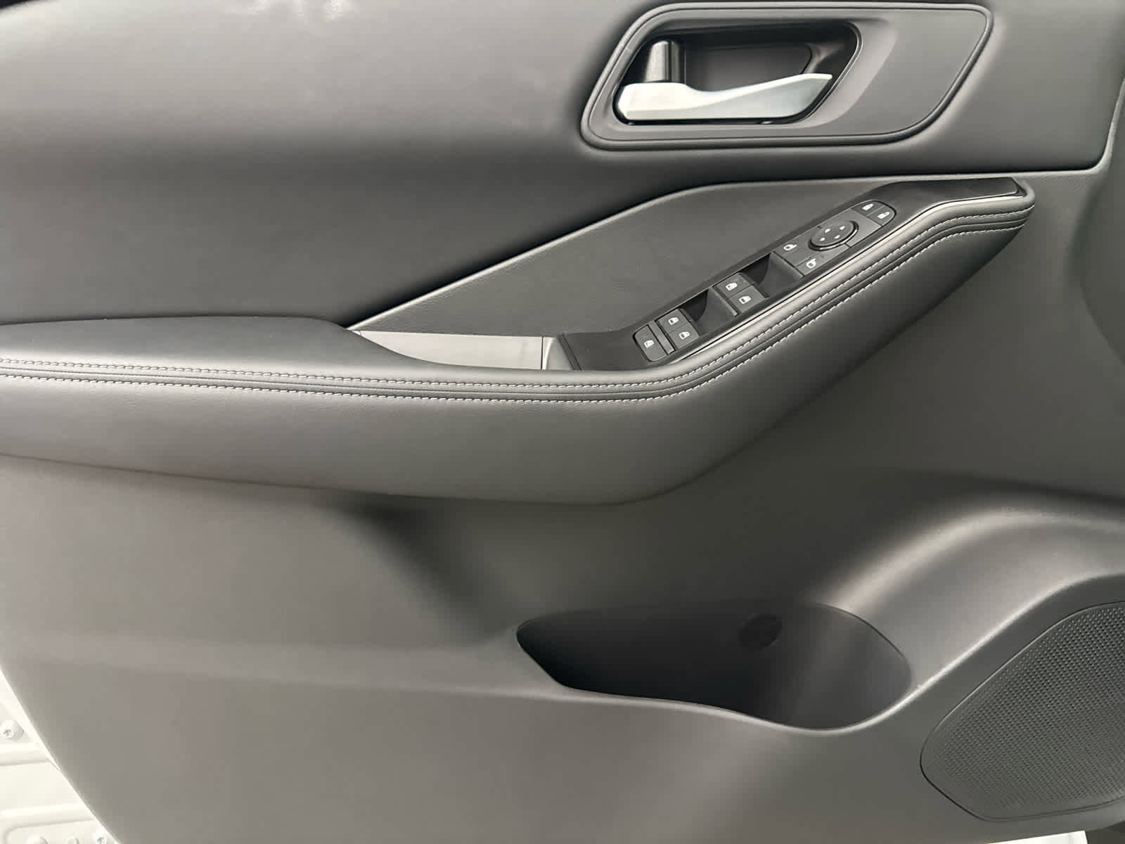 New 2026 Nissan Rogue SV image 14