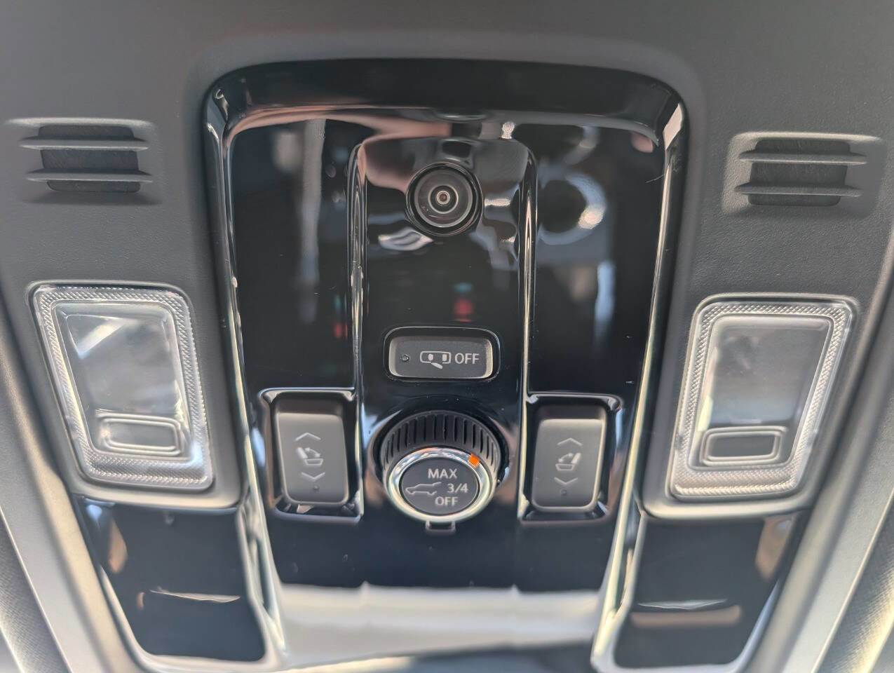 Used 2025 Cadillac Escalade ESV Luxury AWD/4WD image 28