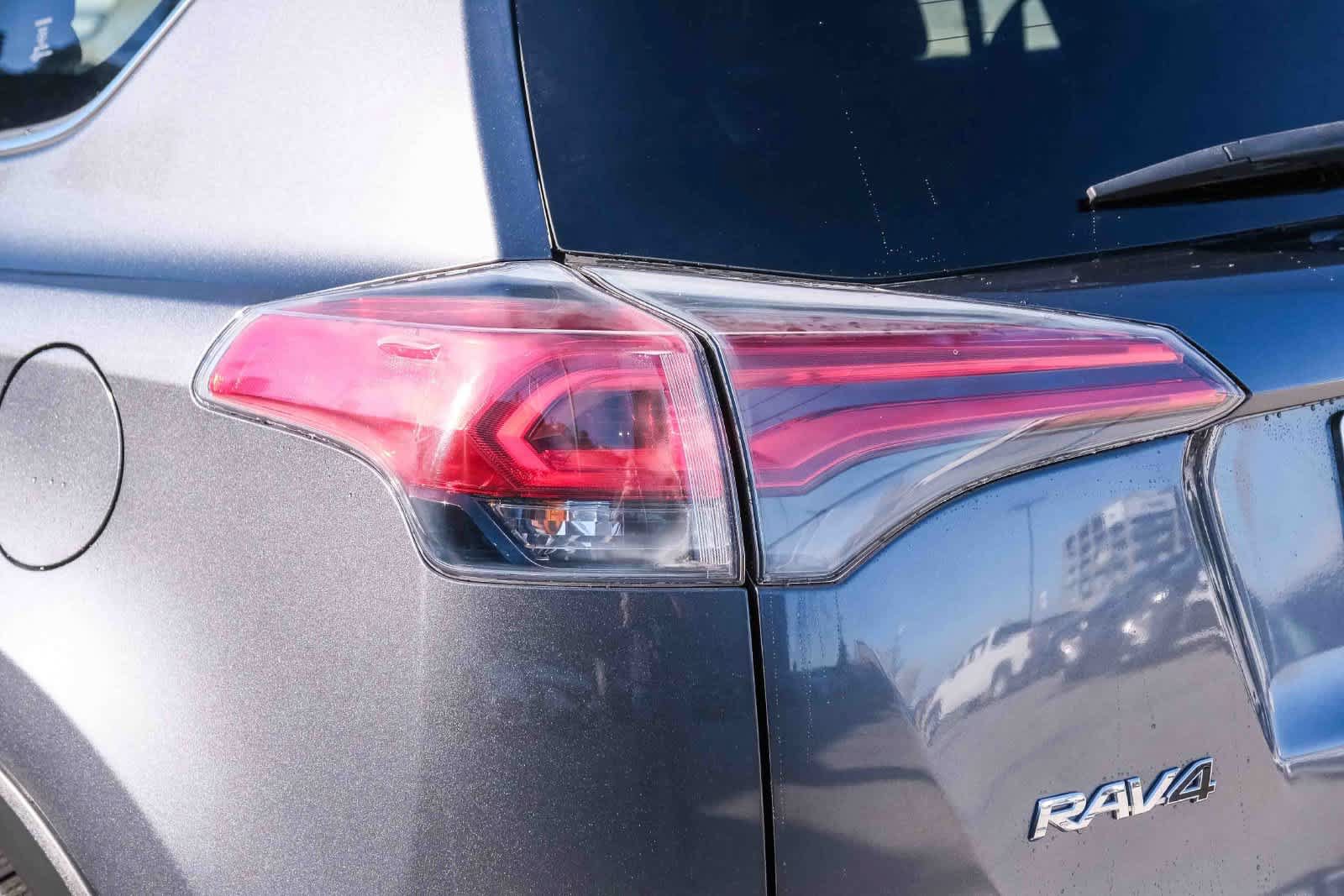 Used 2016 Toyota RAV4 Limited AWD/4WD image 7