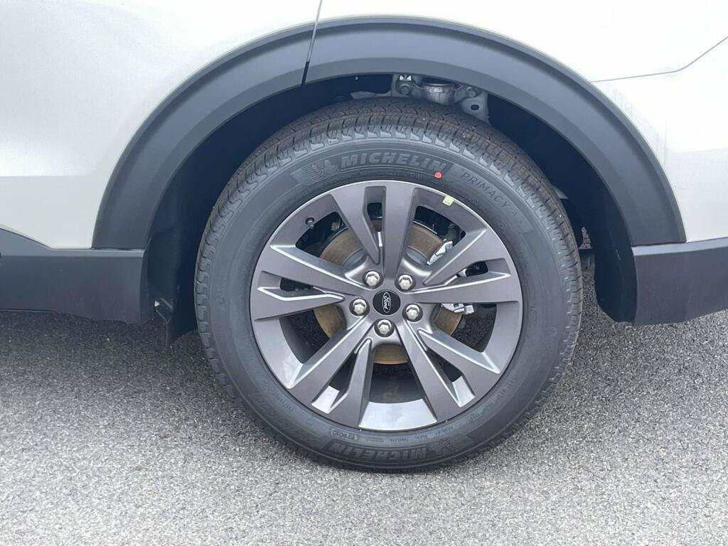 New 2026 Ford Explorer Active w/ Active Comfort Package AWD/4WD image 16