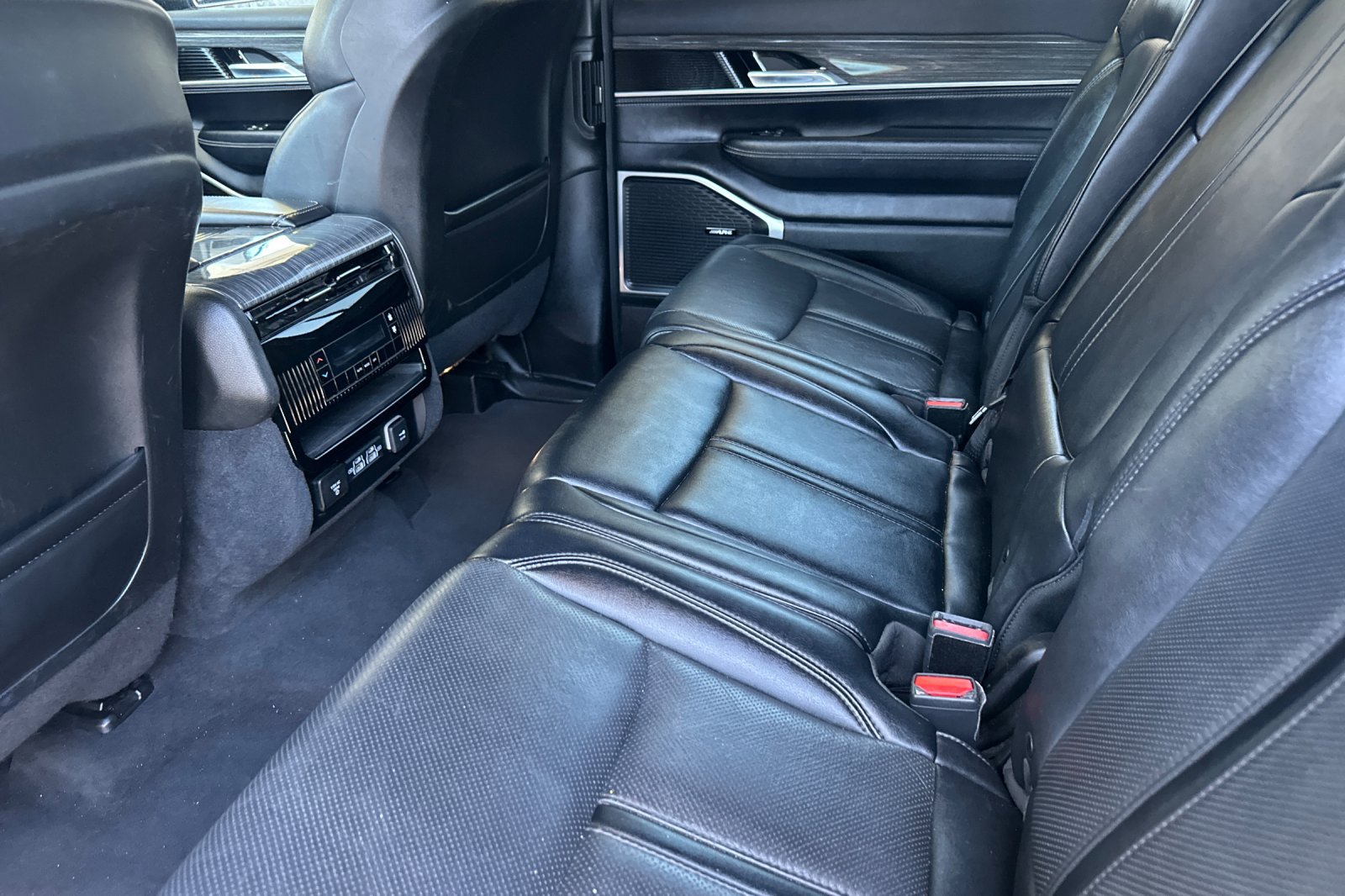 Certified 2022 Jeep Wagoneer Series II AWD/4WD image 12