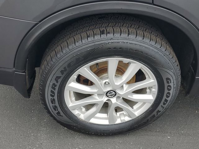 Used 2019 Nissan Rogue S image 5