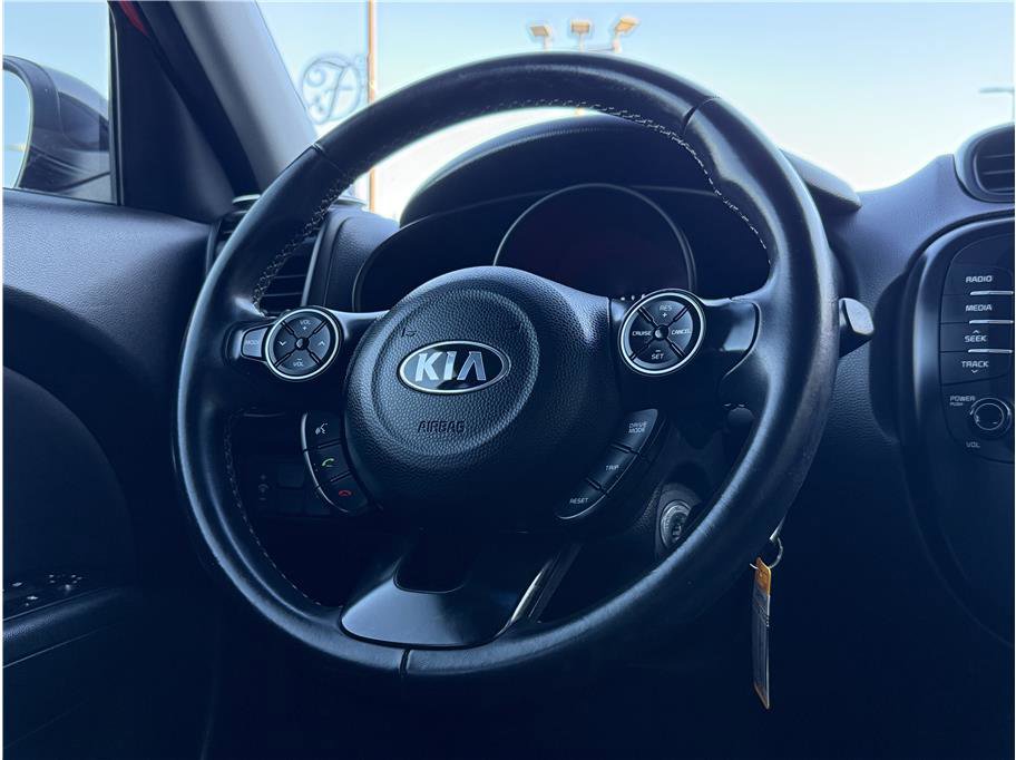 Used 2019 Kia Soul + image 10