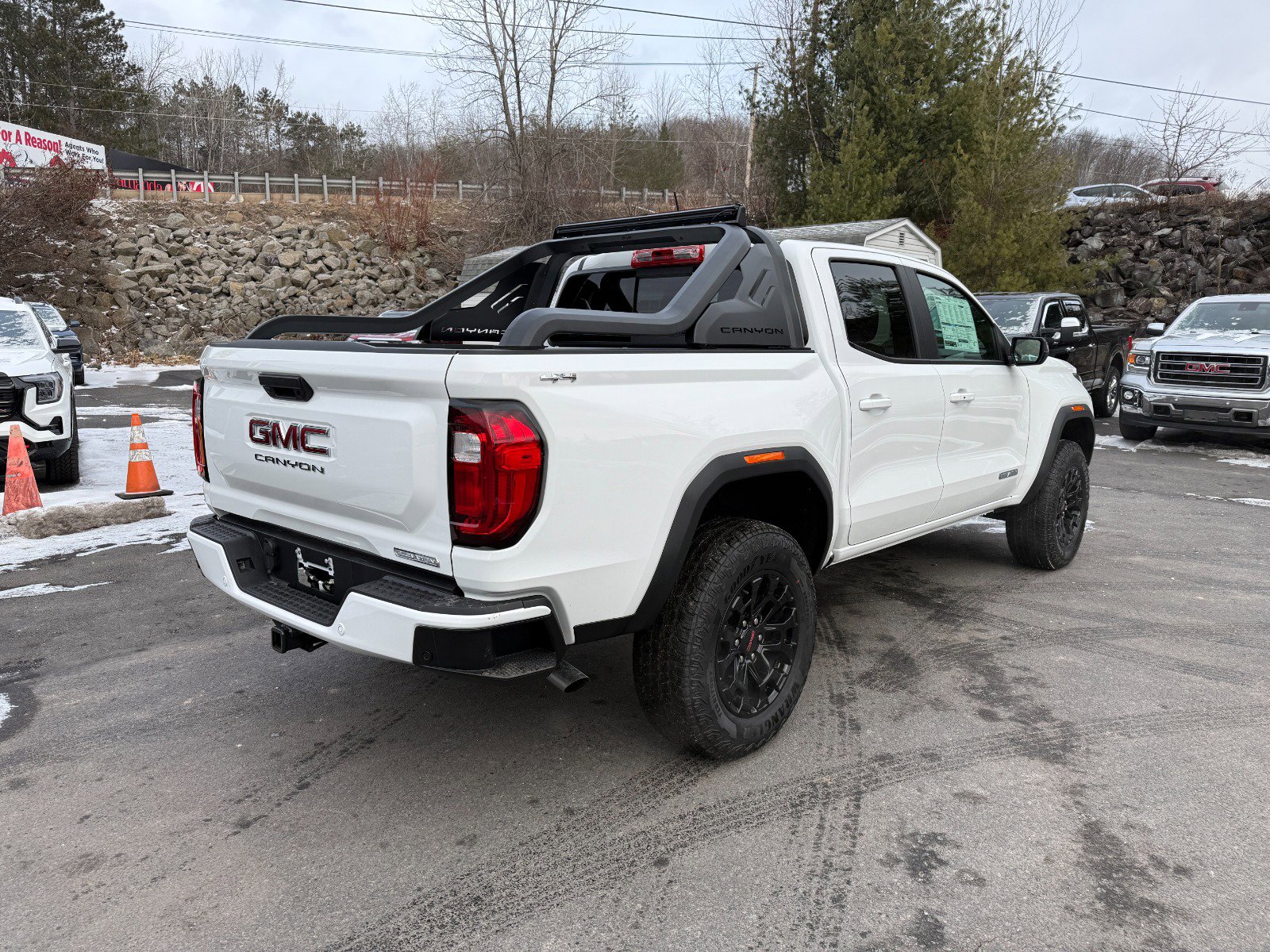 New 2026 GMC Canyon Elevation w/ LPO, Sports Bar Package image 5