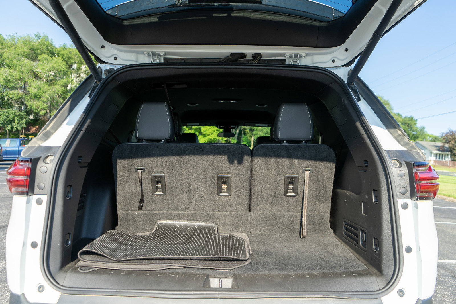 Used 2023 Chevrolet Traverse LT AWD/4WD image 9