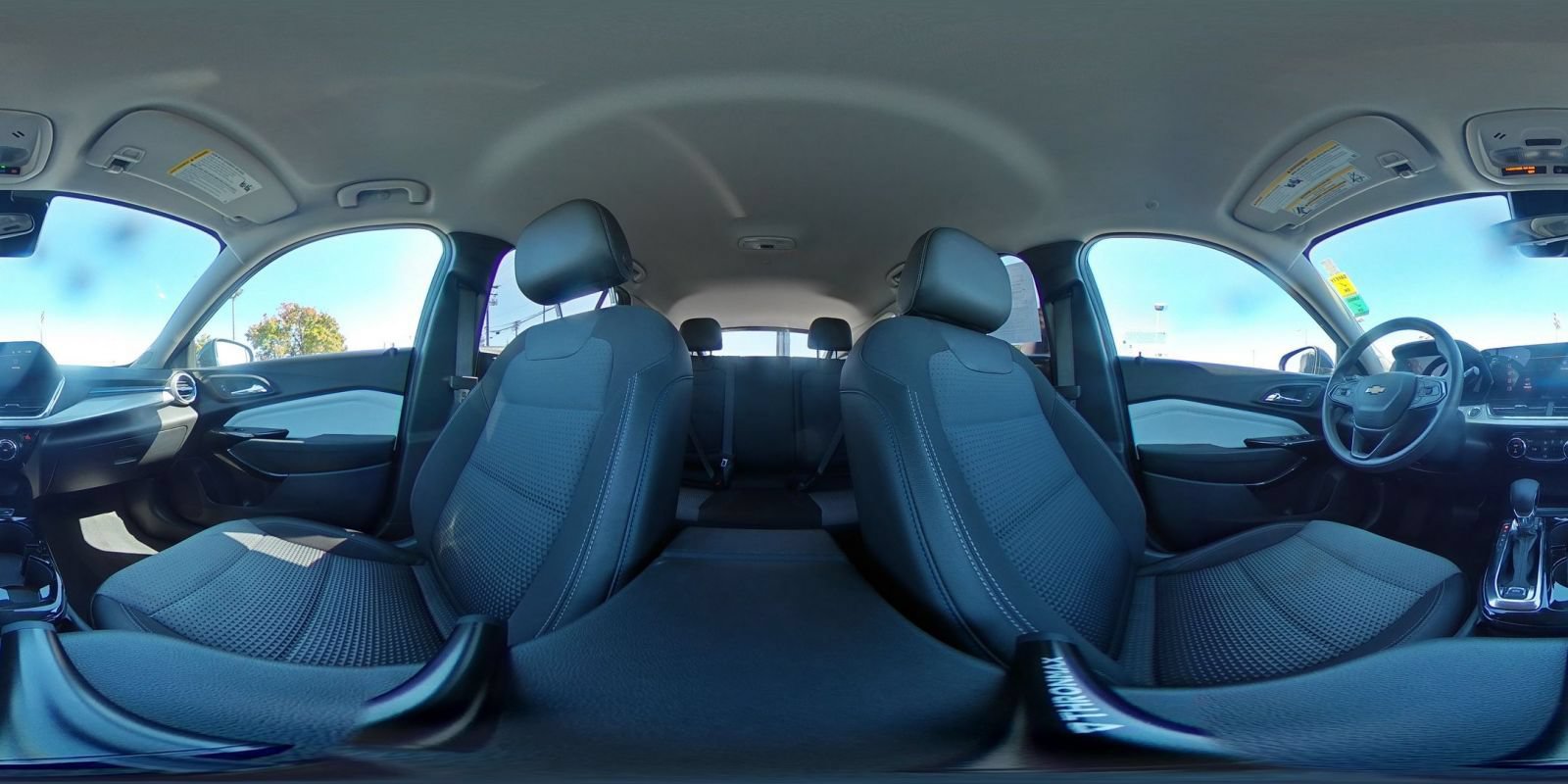 Used 2025 Chevrolet Trax LT FWD image 40