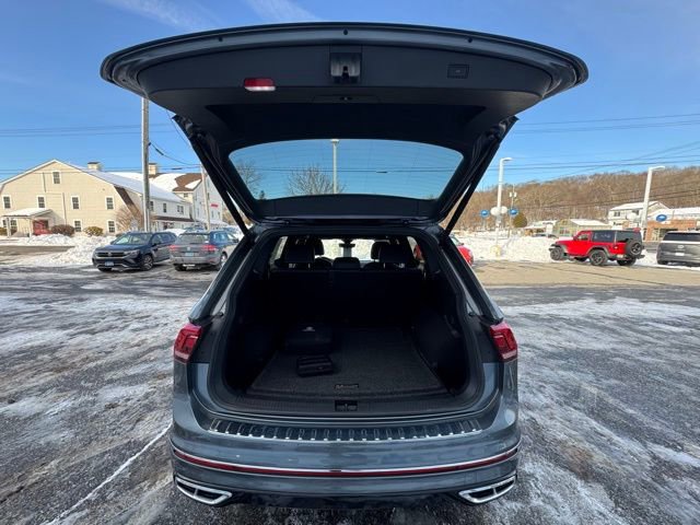 Certified 2022 Volkswagen Tiguan SEL R-Line image 20