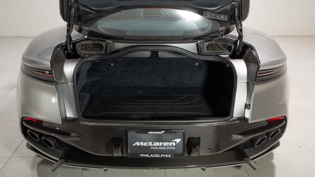 Used 2023 Aston Martin DBS Coupe image 20