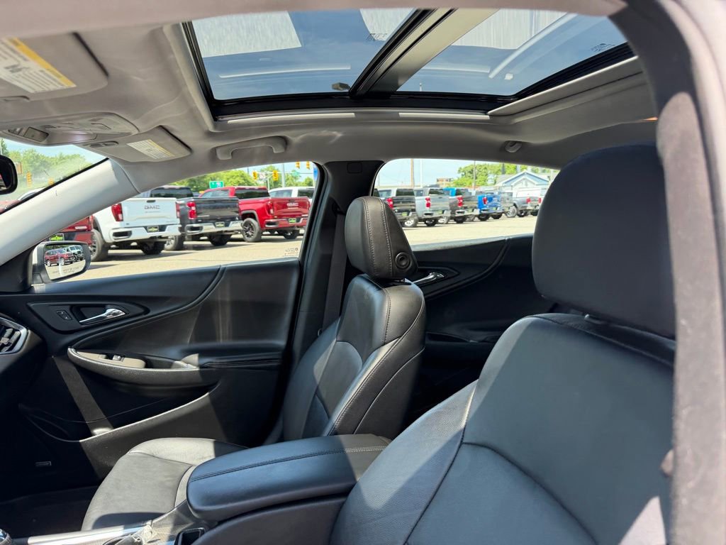 Used 2018 Chevrolet Malibu LT w/ Leather Package FWD image 15