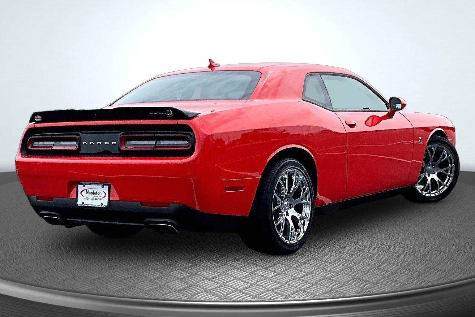 Used 2022 Dodge Challenger R/T Scat Pack w/ Plus Package RWD image 2