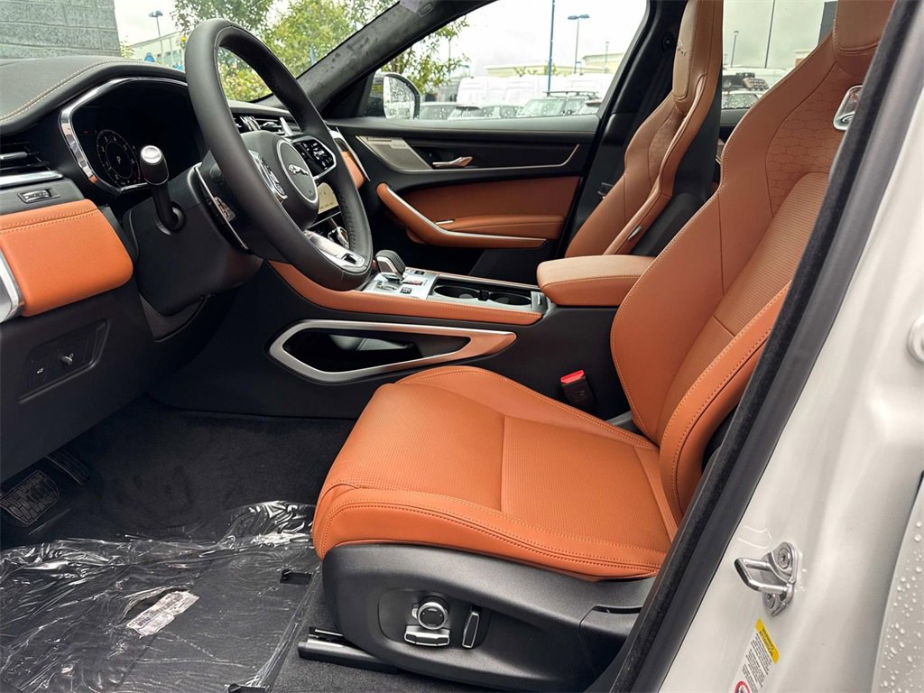 New 2026 Jaguar F-PACE R-Dynamic S image 17