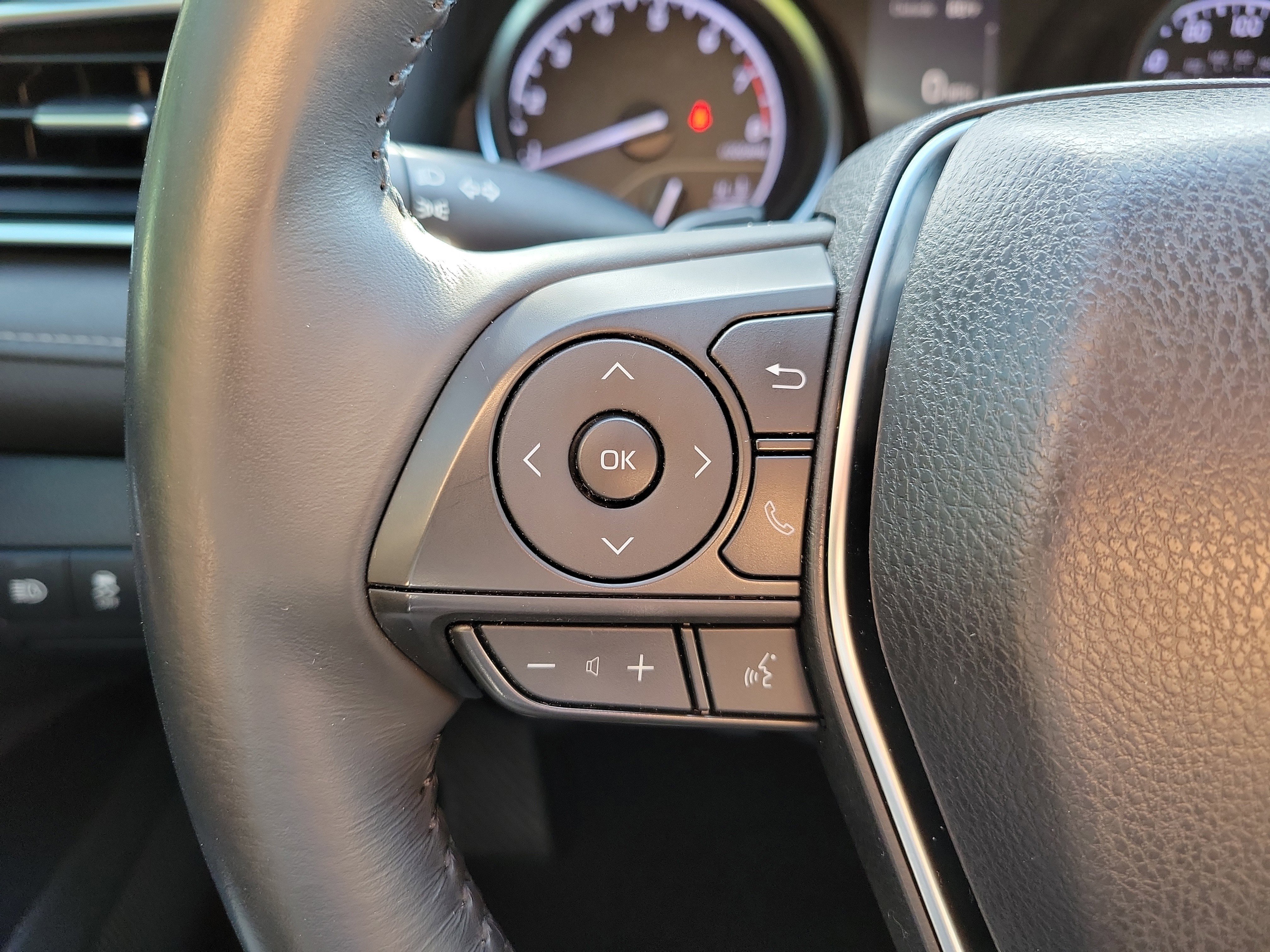 Used 2018 Toyota Camry SE w/ Convenience Package image 26