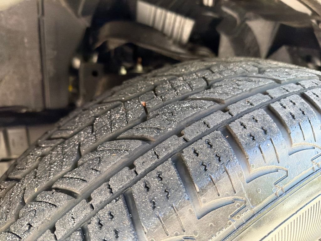 Used 2024 Nissan Titan SV w/ SV Convenience Package image 13