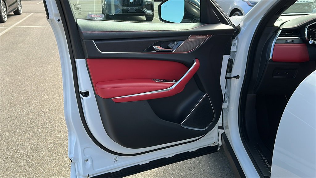 Certified 2024 Jaguar F-PACE R-Dynamic S image 9