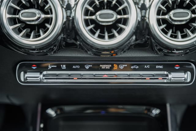 Certified 2023 Mercedes-Benz GLB 250 4MATIC image 22