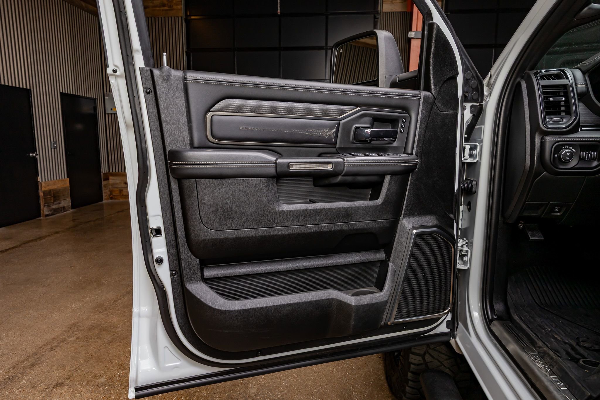 Used 2023 RAM 3500 Limited w/ Night Edition image 35