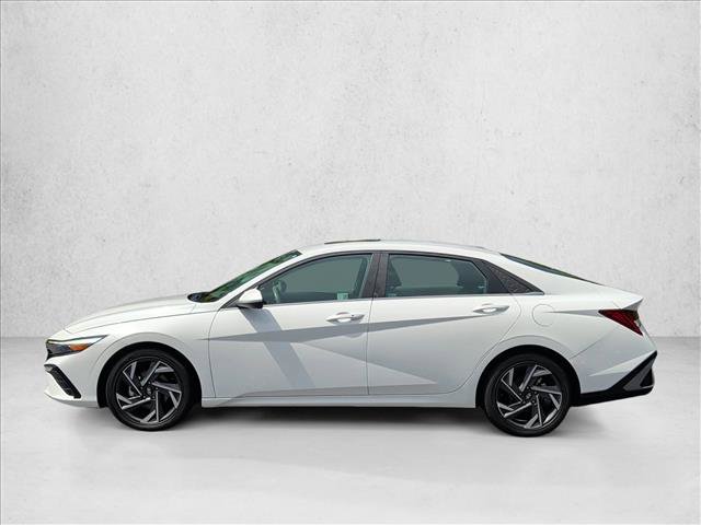 Used 2025 Hyundai Elantra SEL FWD image 8