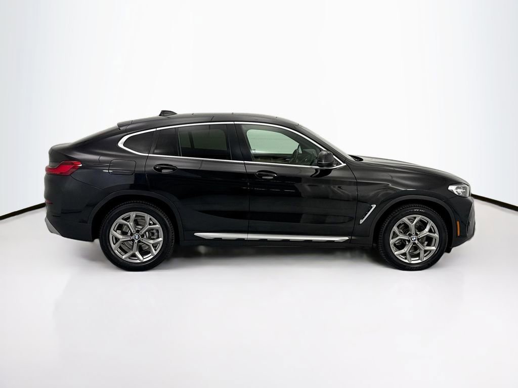 Used 2022 BMW X4 xDrive30i w/ Convenience Package AWD/4WD image 4