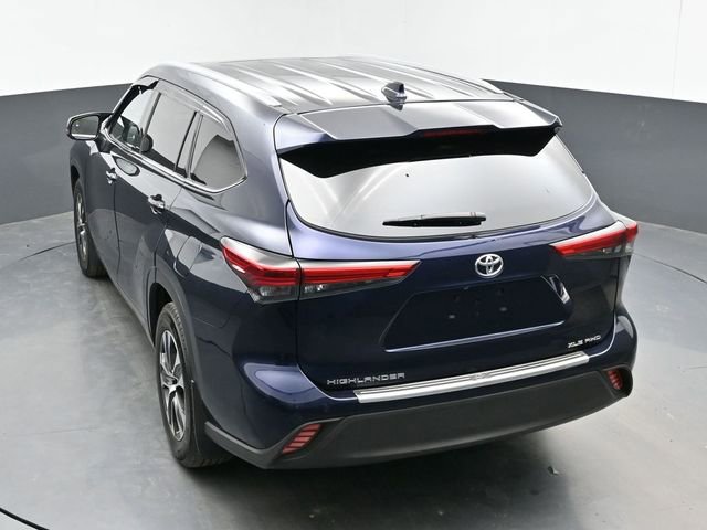 Used 2022 Toyota Highlander XLE image 35