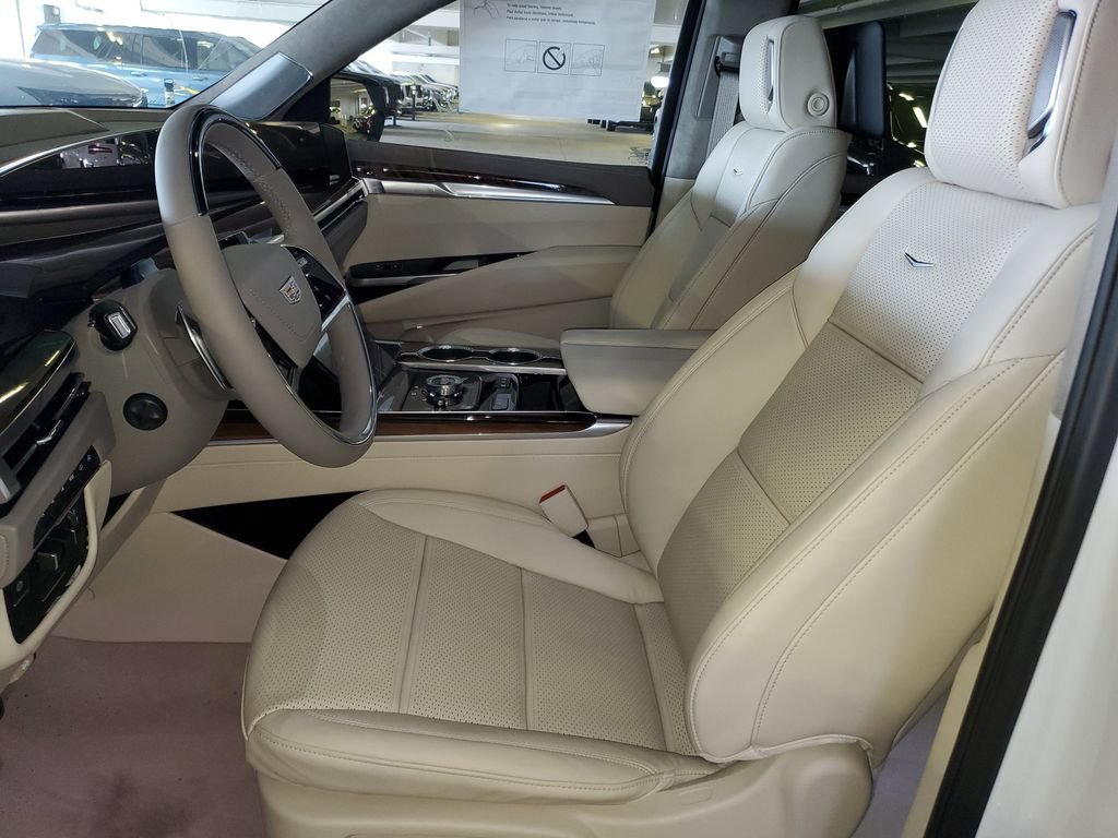 New 2026 Cadillac Escalade Platinum Luxury AWD/4WD image 17