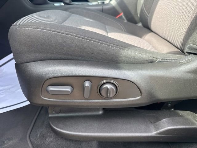 Used 2023 Chevrolet Traverse LT image 13