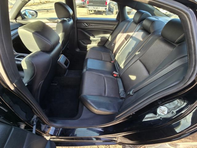 Used 2018 Honda Accord Sport image 12