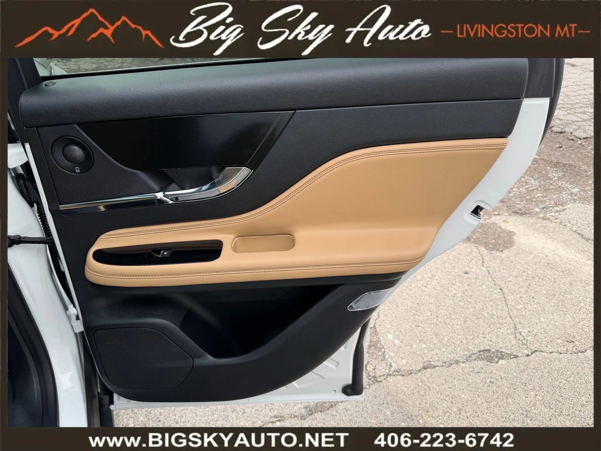 Used 2021 Lincoln Corsair Reserve w/ Equipment Group 201A image 20