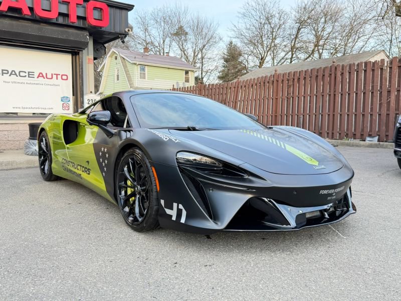Used 2023 McLaren Artura image 4