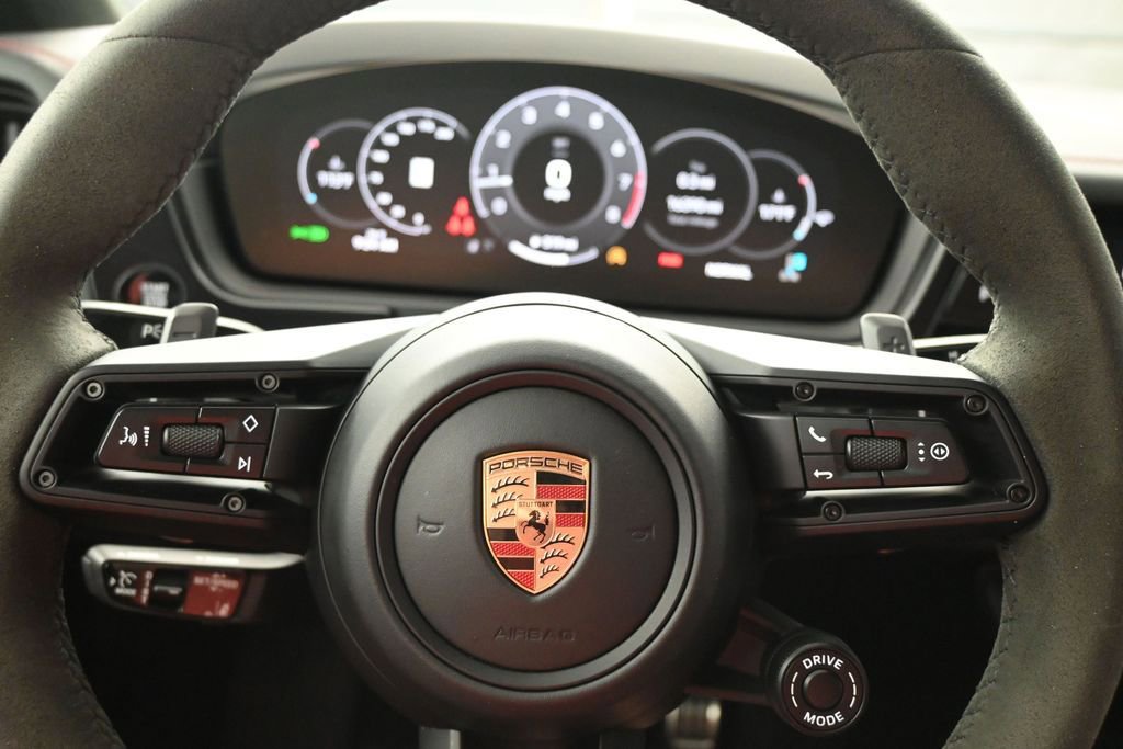 Certified 2025 Porsche Cayenne GTS AWD/4WD image 20