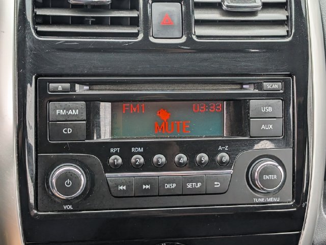 Used 2015 Nissan Versa Note SV FWD image 24